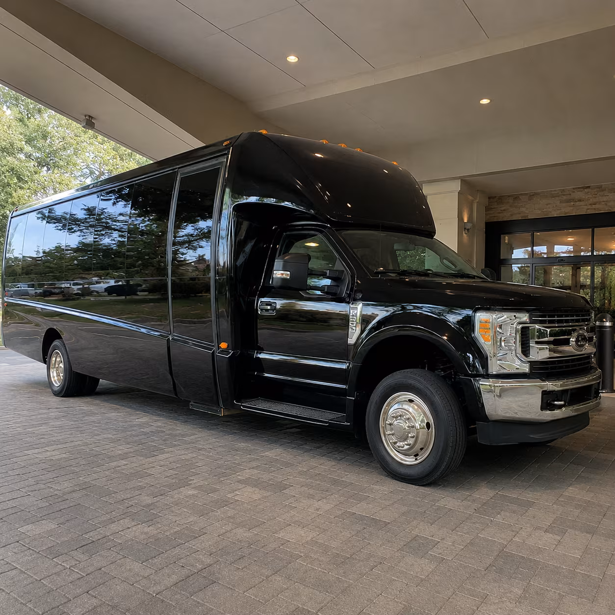Knoxville Airport Shuttle & Transportation party bus exterior