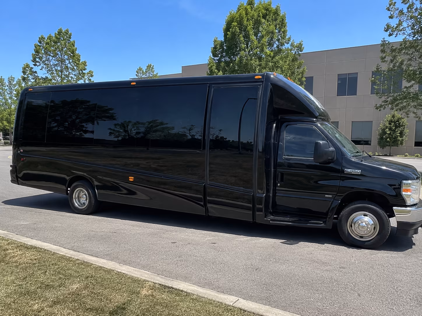 Knoxville Bachelor & Bachelorette Transportation party bus exterior
