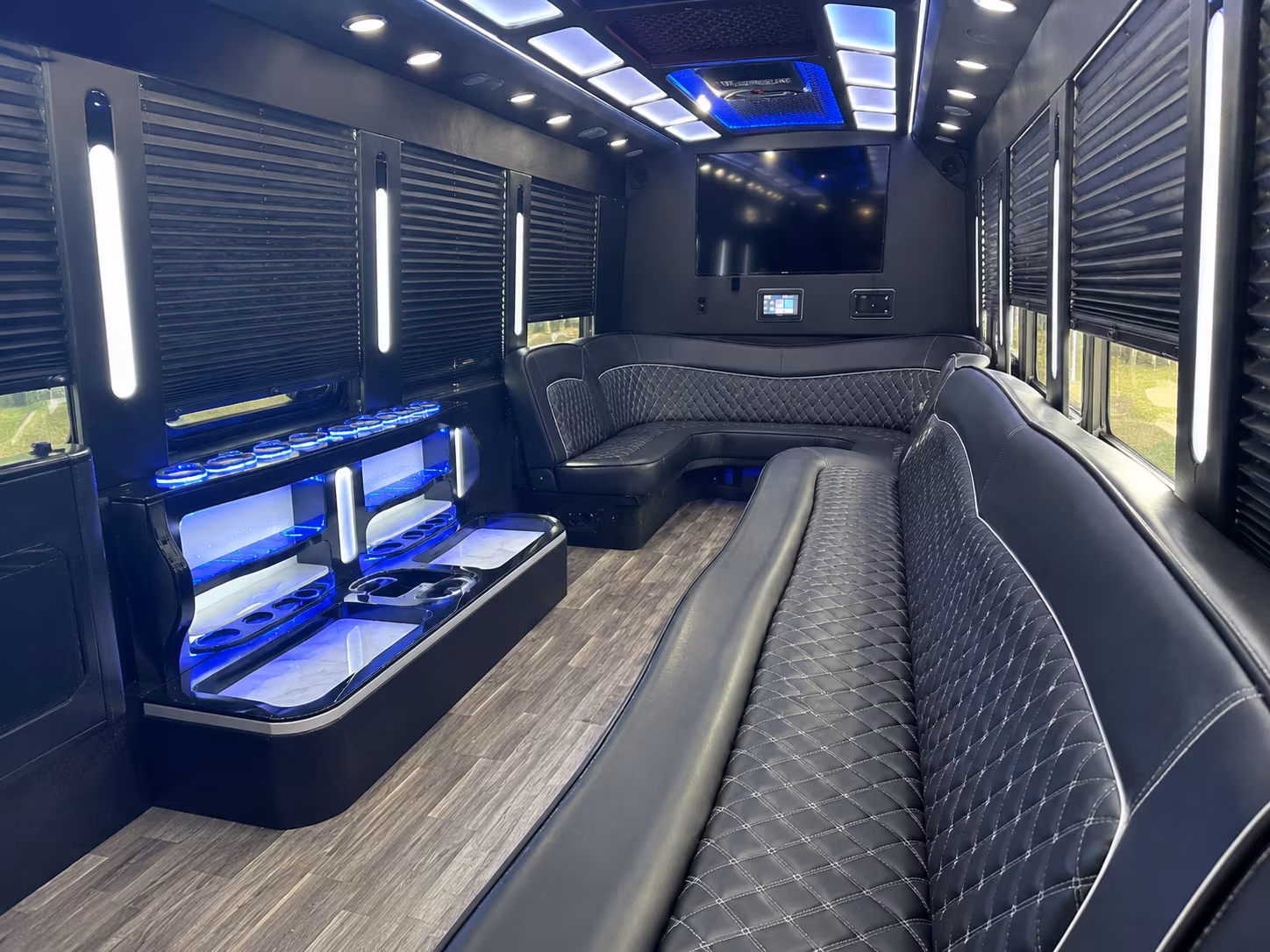 Knoxville Birthday, Sweet 16, & Quinceañera Party Bus Rentals