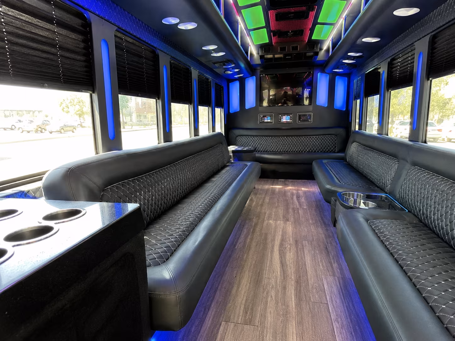Knoxville Birthday, Sweet 16, & Quinceañera Transportation party bus exterior