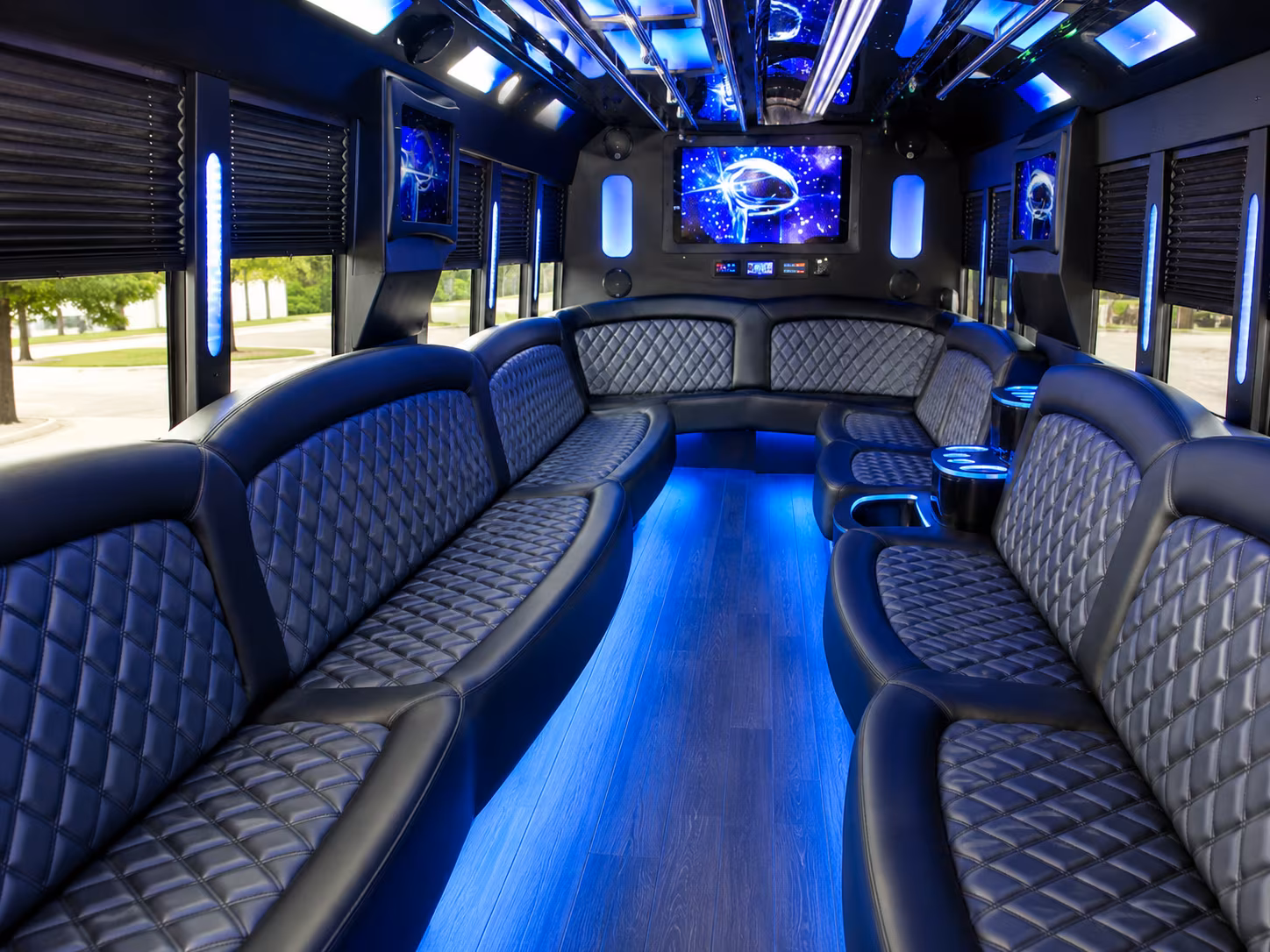 Knoxville Birthday, Sweet 16, & Quinceañera Transportation party bus interior