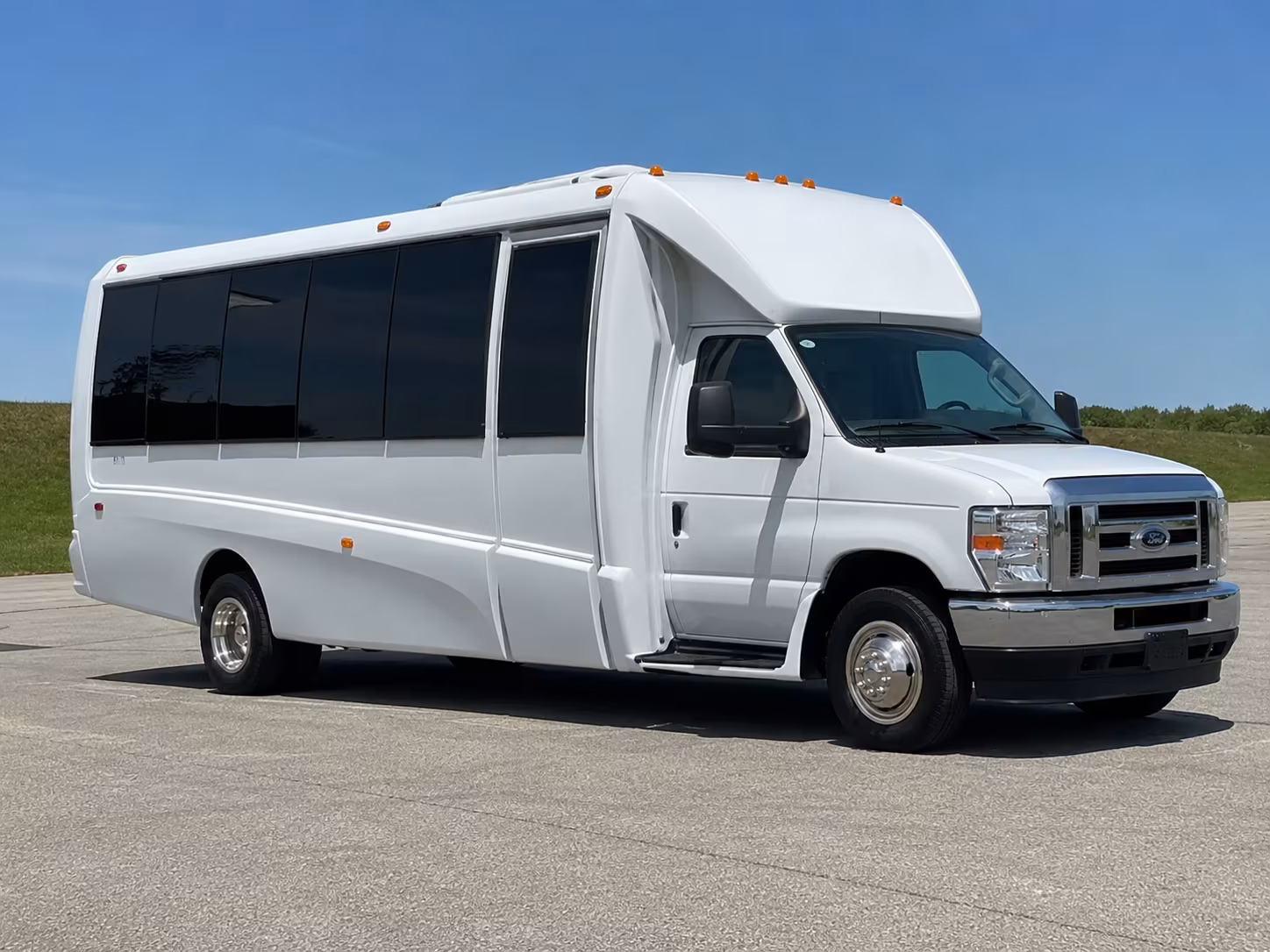 Knoxville Winery Tour & Pub Crawl Transportation onboard seating
