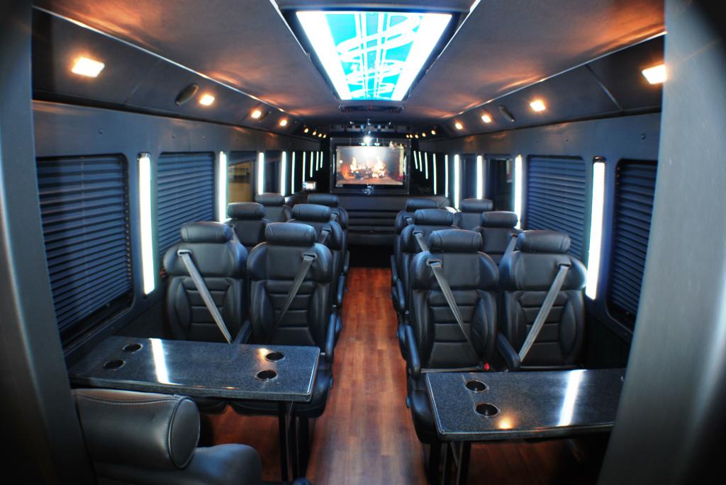charter bus rentals Huntsville Tennessee
